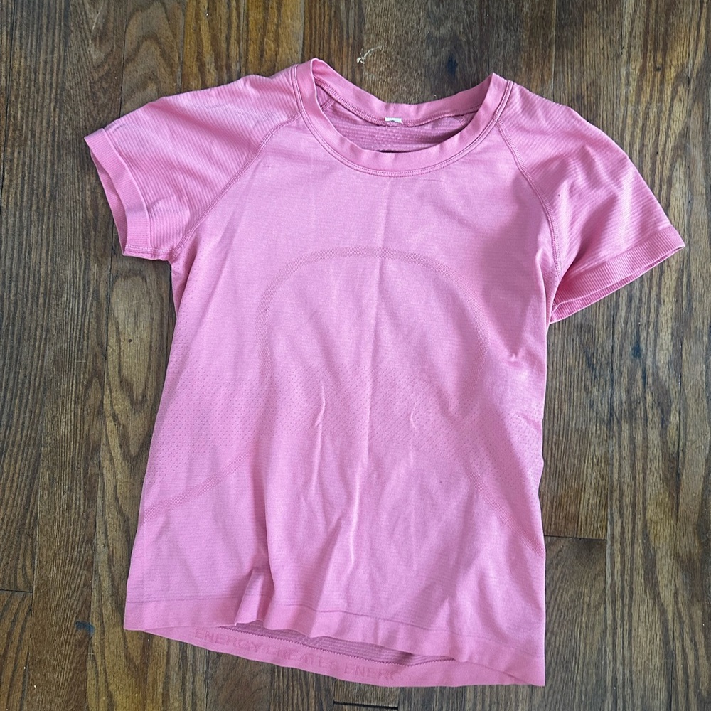 Lululemon short sleeve shirt